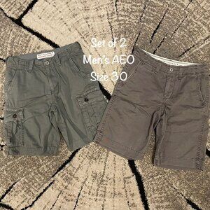 Set of 2 Mens Size 30 AEO Shorts